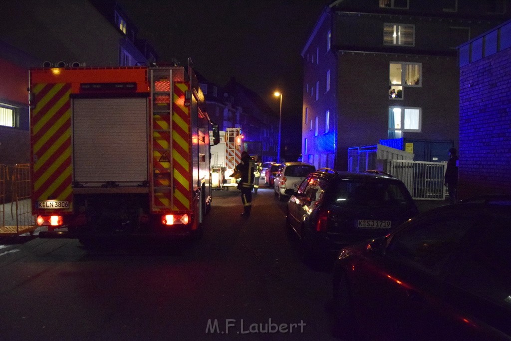 Feuer Papp Presscontainer Koeln Hoehenberg Bochumerstr P005.JPG - Miklos Laubert